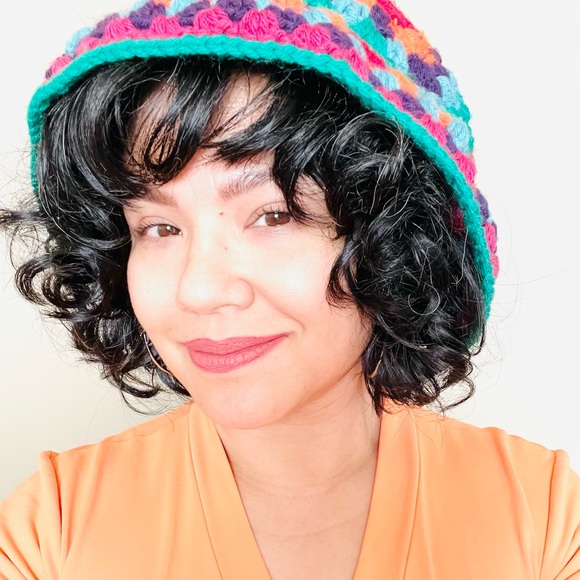 Selling Vintage and Contemporary Togs and Things! Make me an Offer! - Picture 15 of 15